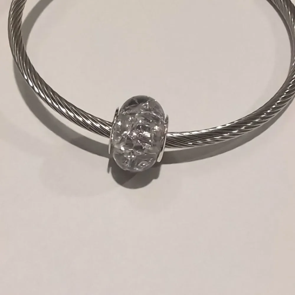 Silver Black and‎ White 